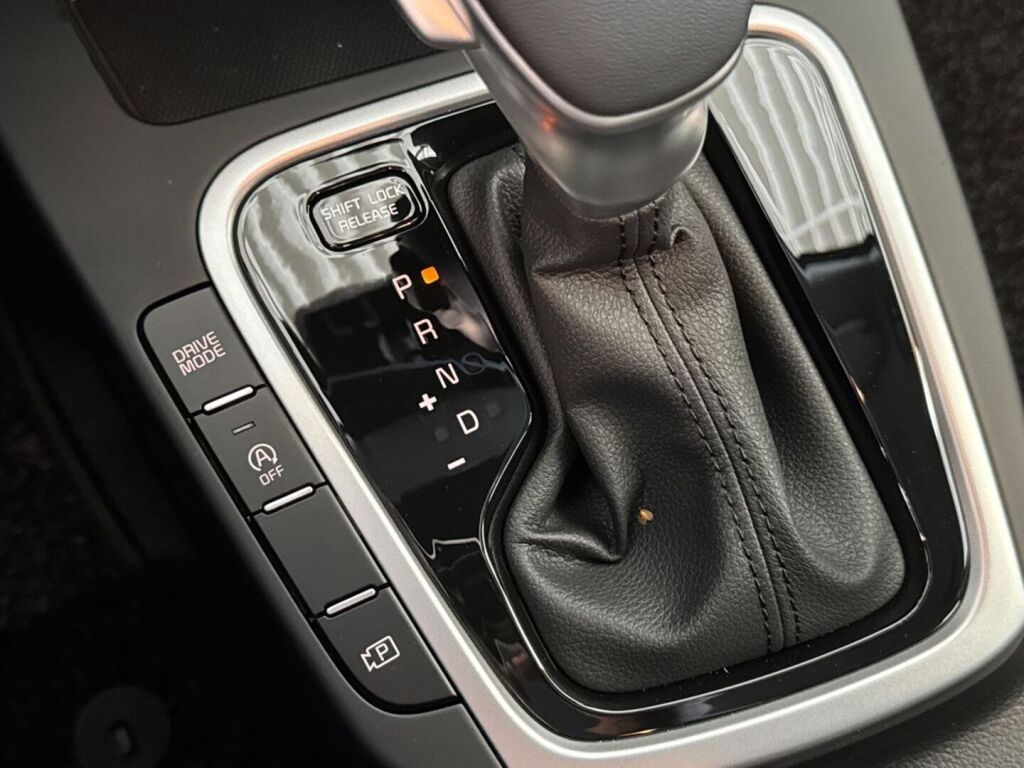 Kia Ceed 2025 Harmaa