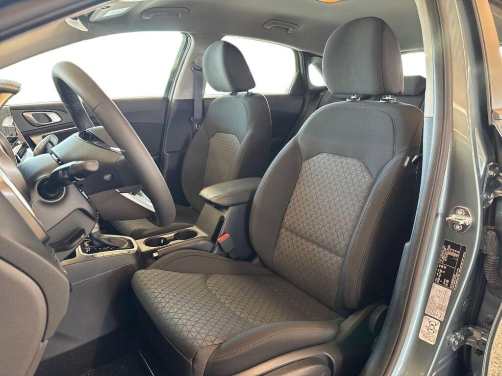 Kia Ceed 2025 Harmaa