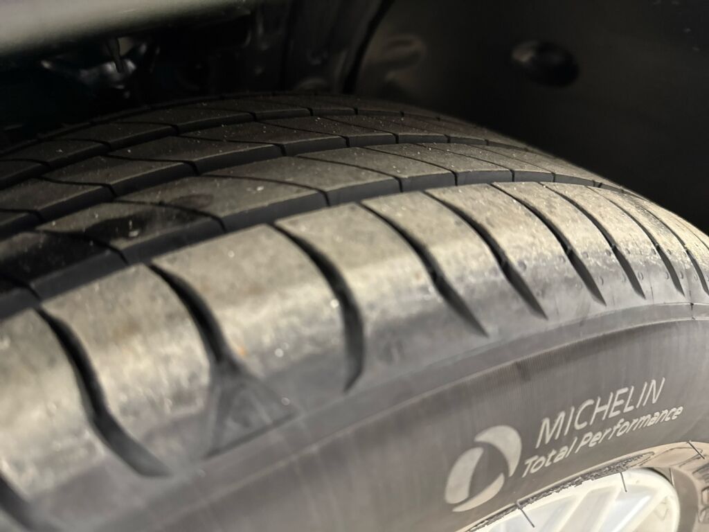 Kia Ceed 2025 Harmaa