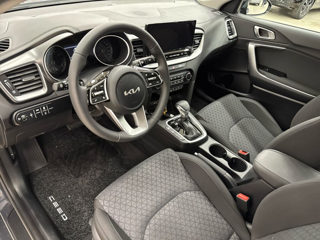 Kia Ceed 2025 Harmaa