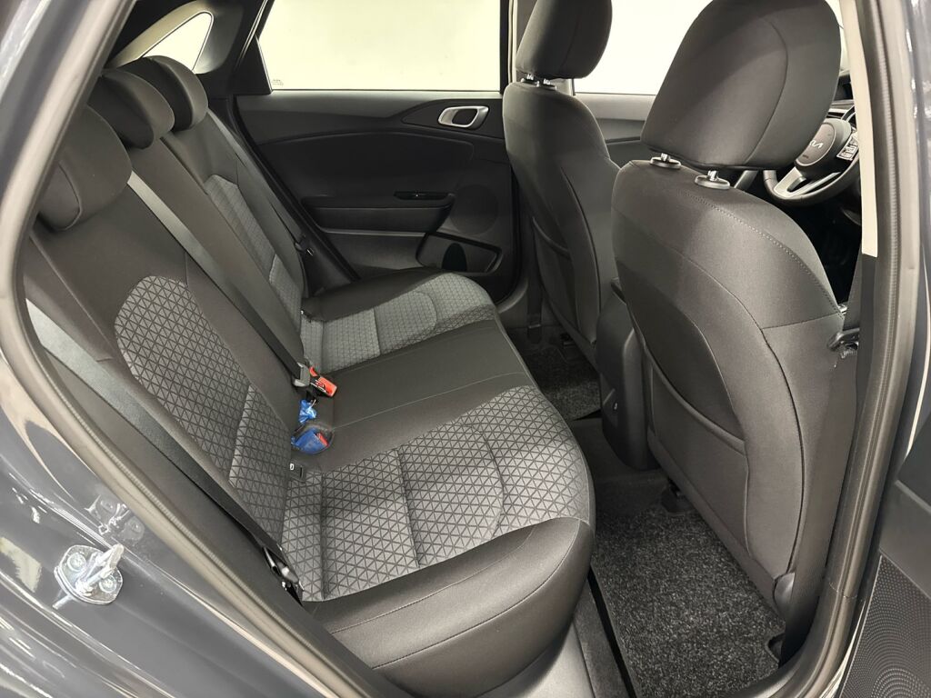 Kia Ceed 2025 Harmaa