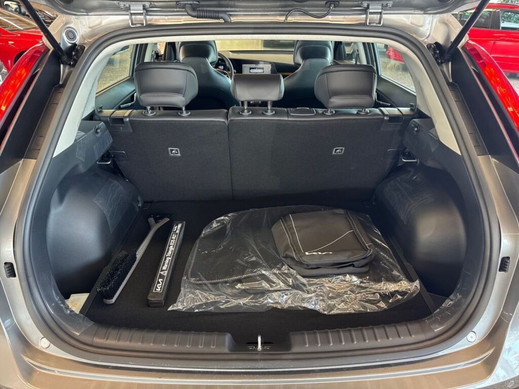 Kia Niro 2025 Harmaa