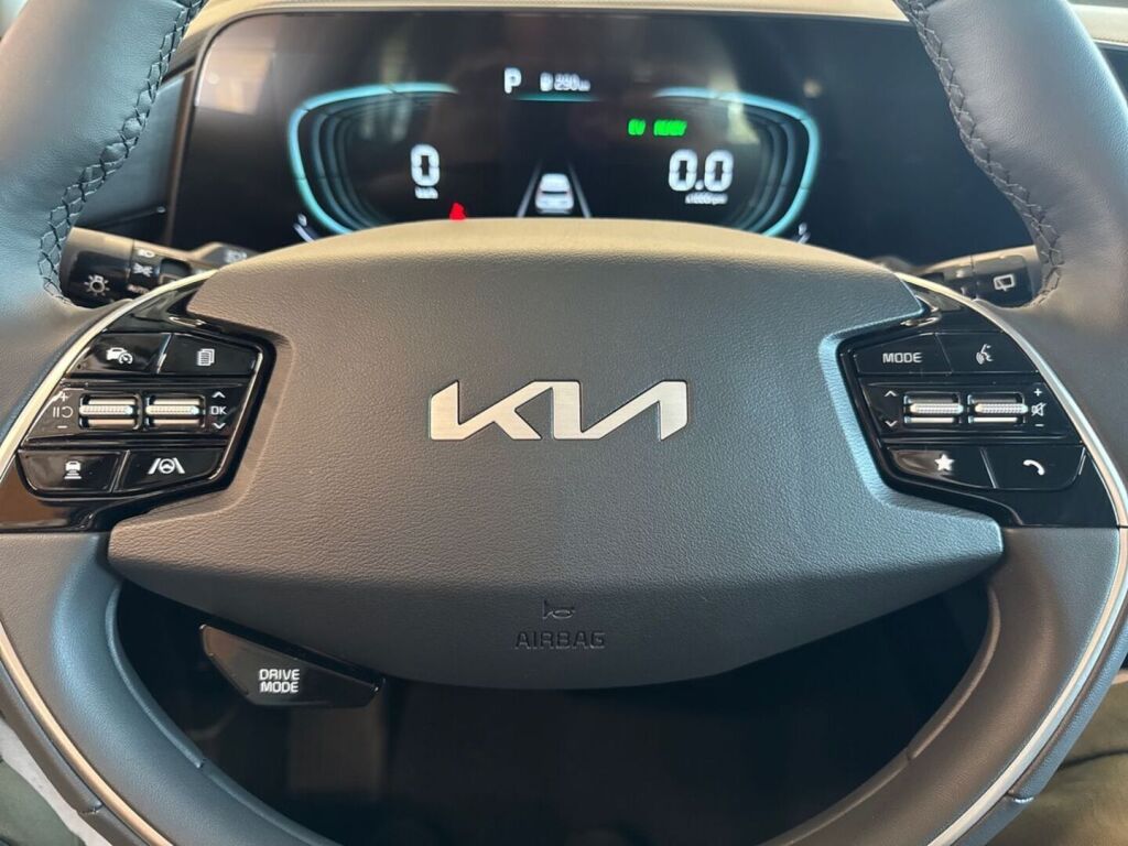 Kia Niro 2025 Harmaa