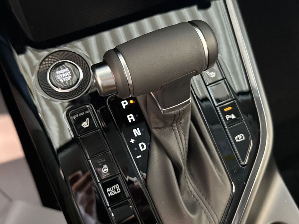 Kia Niro 2025 Harmaa