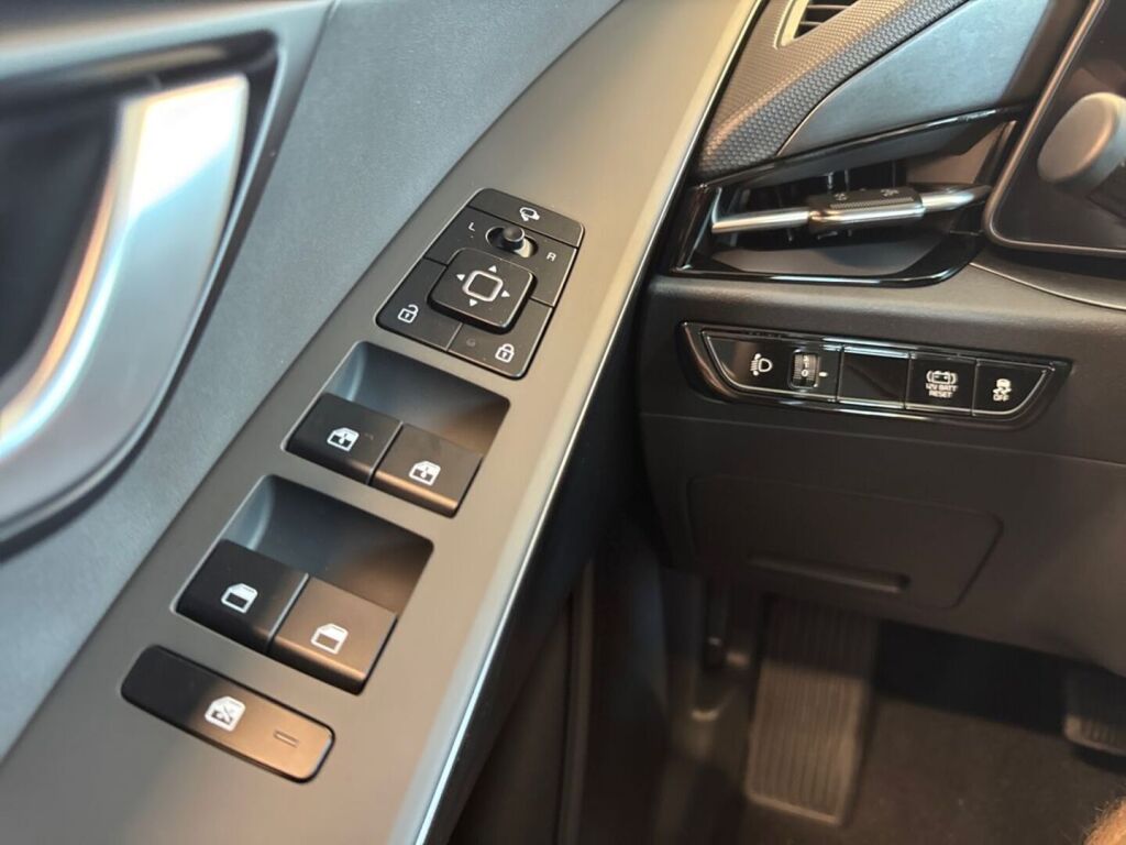 Kia Niro 2025 Harmaa