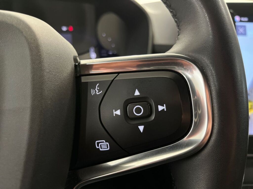 Volvo XC40 2023 Harmaa
