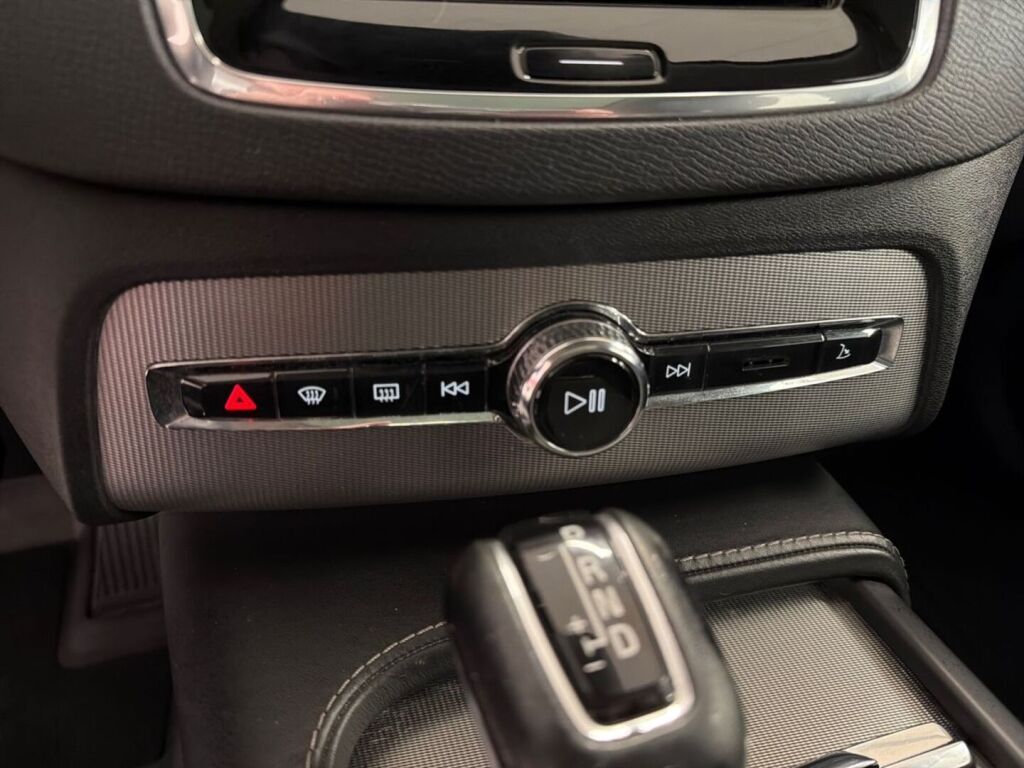 Volvo XC90 2016 Valkoinen