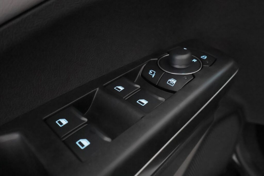 Ford Puma Gen-E 2025 Harmaa