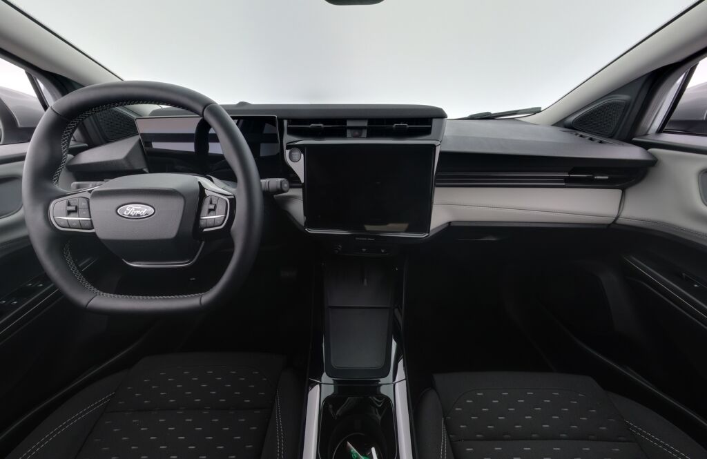 Ford Puma Gen-E 2026 Harmaa