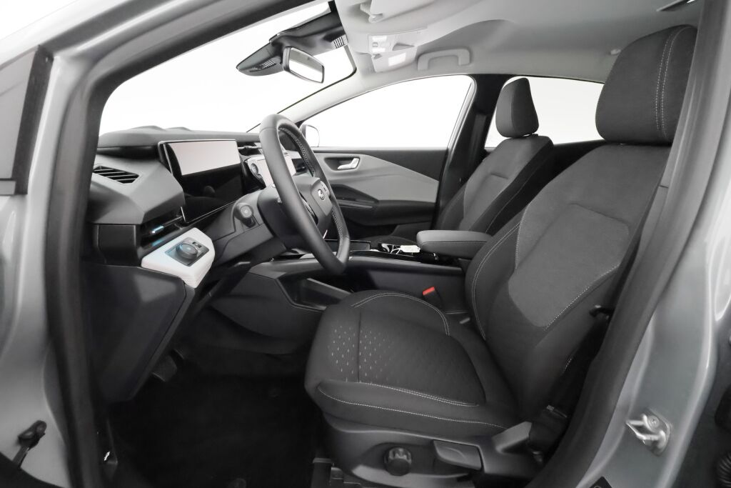 Ford Puma Gen-E 2025 Harmaa