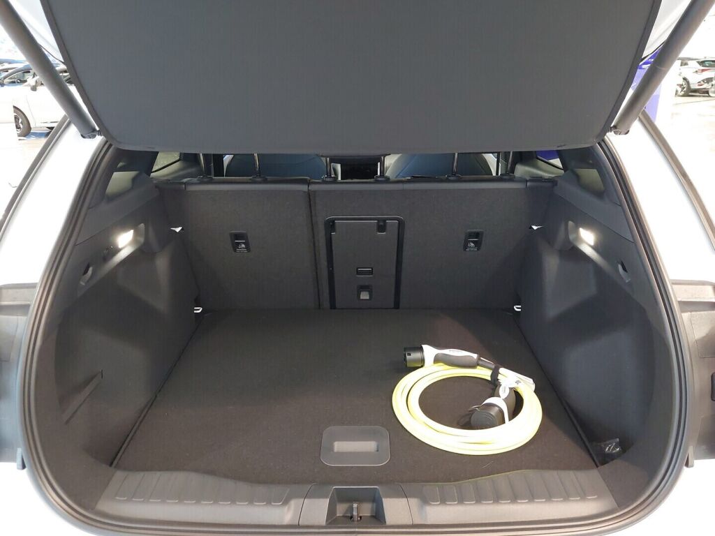 Ford Explorer 2025 Valkoinen