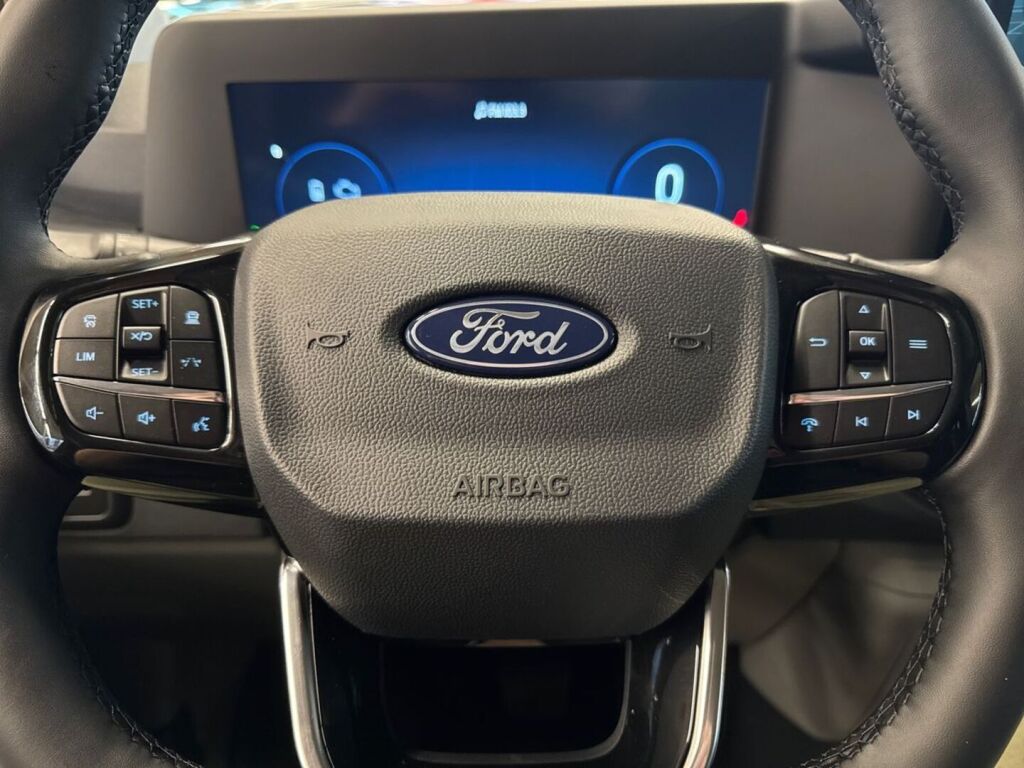 Ford Transit Custom 2026 Agate Black