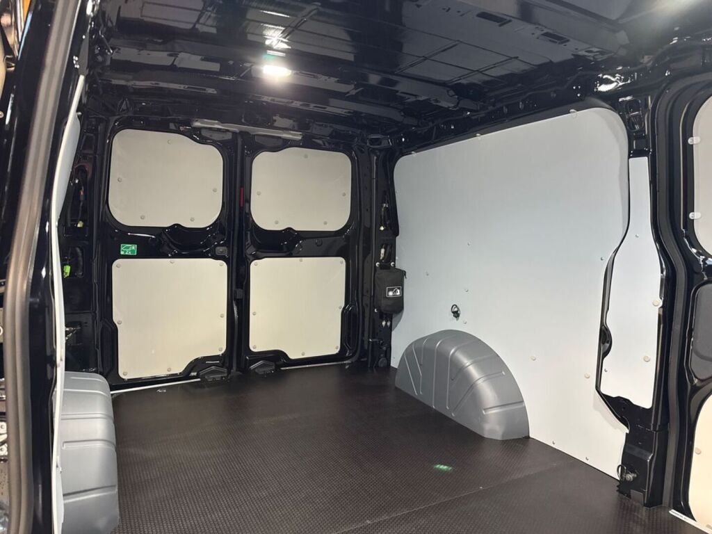 Ford Transit Custom 2026 Agate Black