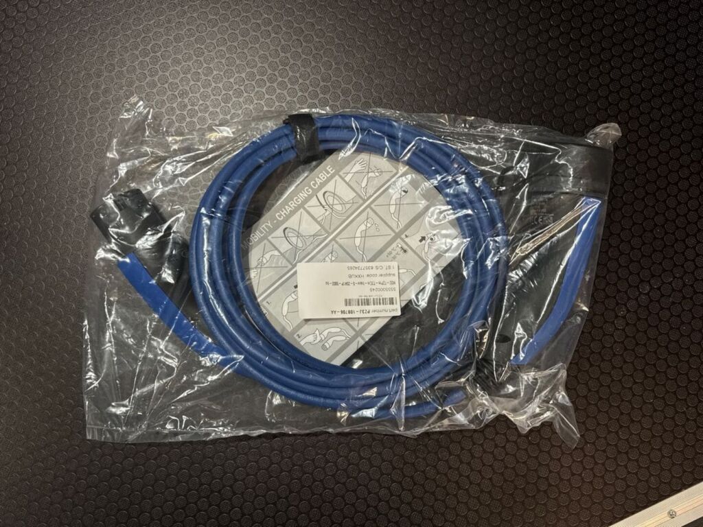 Ford Transit Custom 2026 Chrome Blue