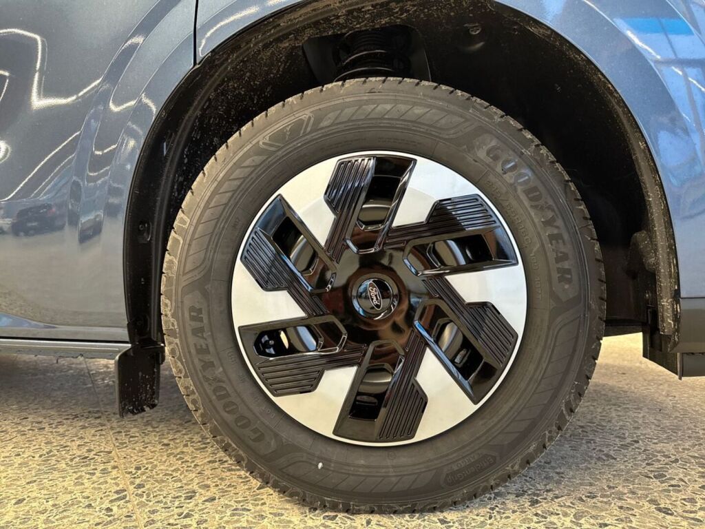 Ford Transit Custom 2026 Chrome Blue