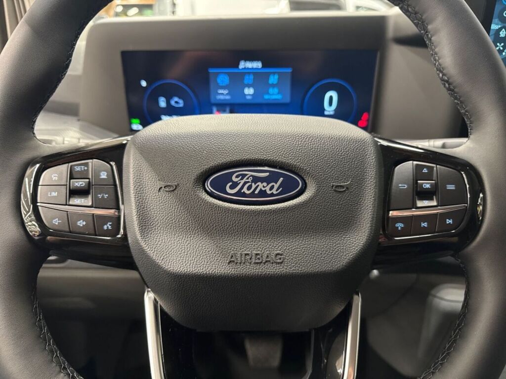 Ford Transit Custom 2026 Chrome Blue