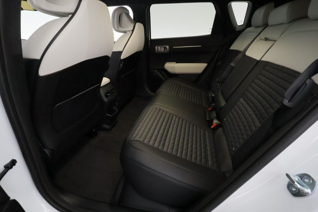 Kia EV4 2026 Valkoinen