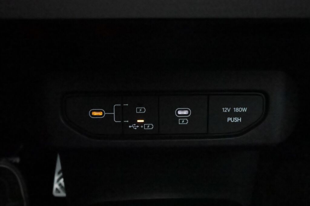 Kia EV4 2026 Valkoinen