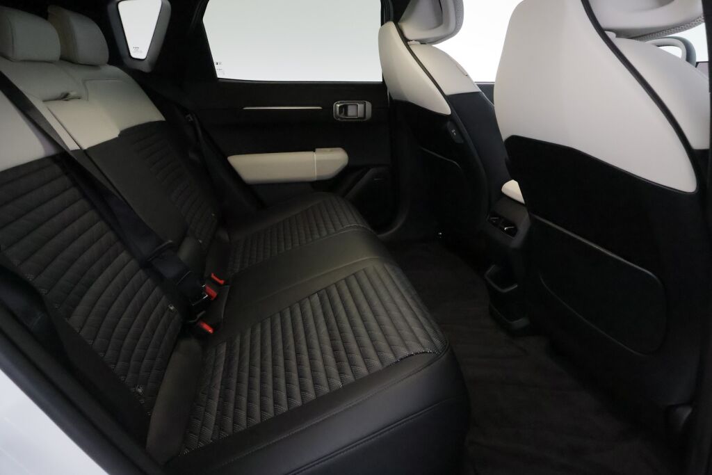 Kia EV4 2026 Valkoinen