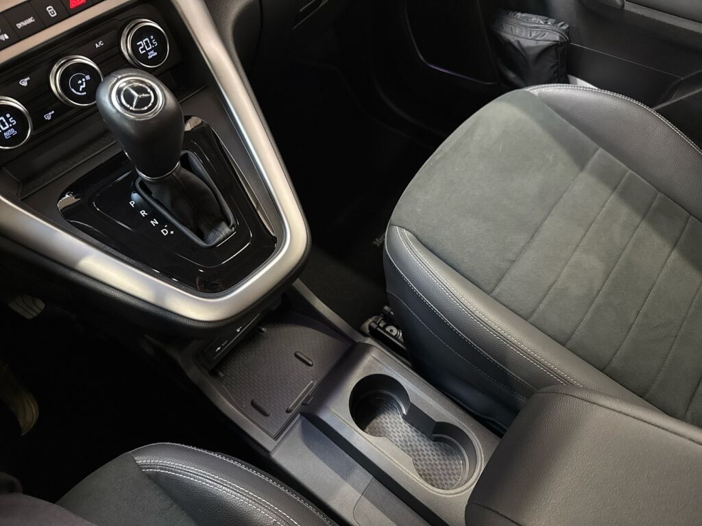 Mercedes-Benz EQT 2023 Harmaa