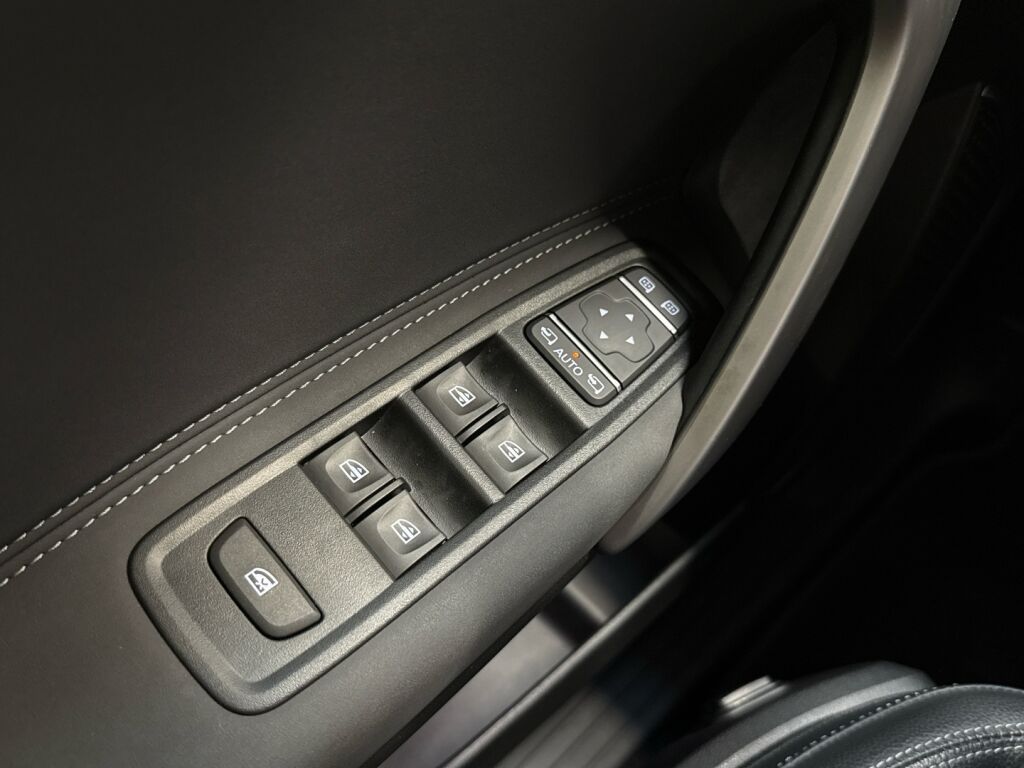 Mercedes-Benz EQT 2023 Harmaa