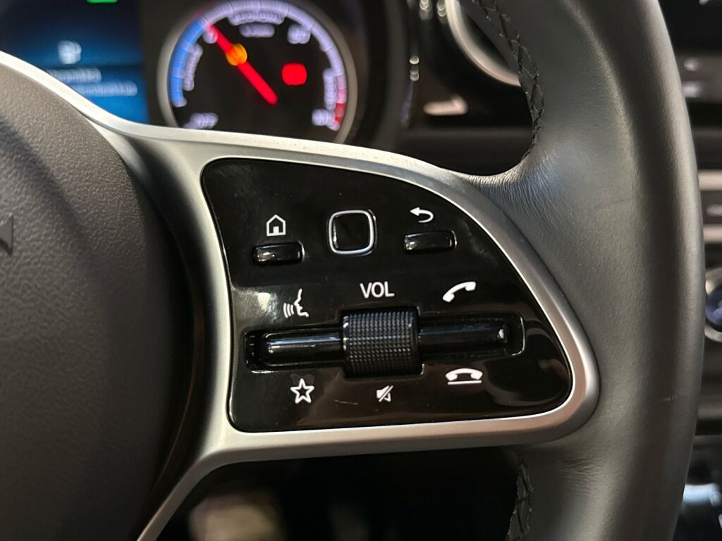 Mercedes-Benz EQT 2023 Harmaa