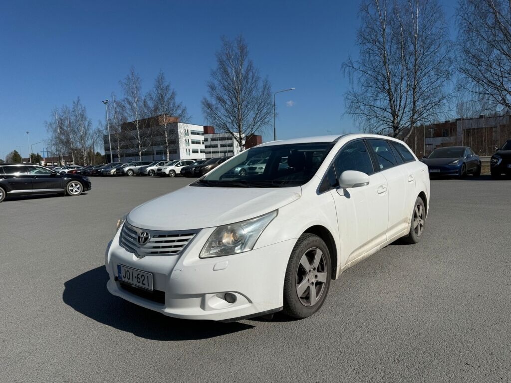 Toyota Avensis 2010 Valkoinen
