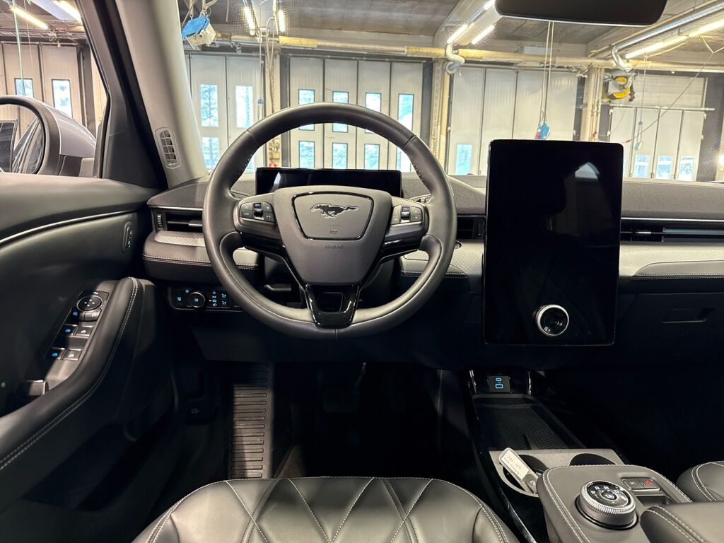 Ford Mustang 2022 Harmaa