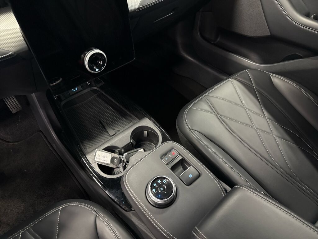 Ford Mustang 2022 Harmaa