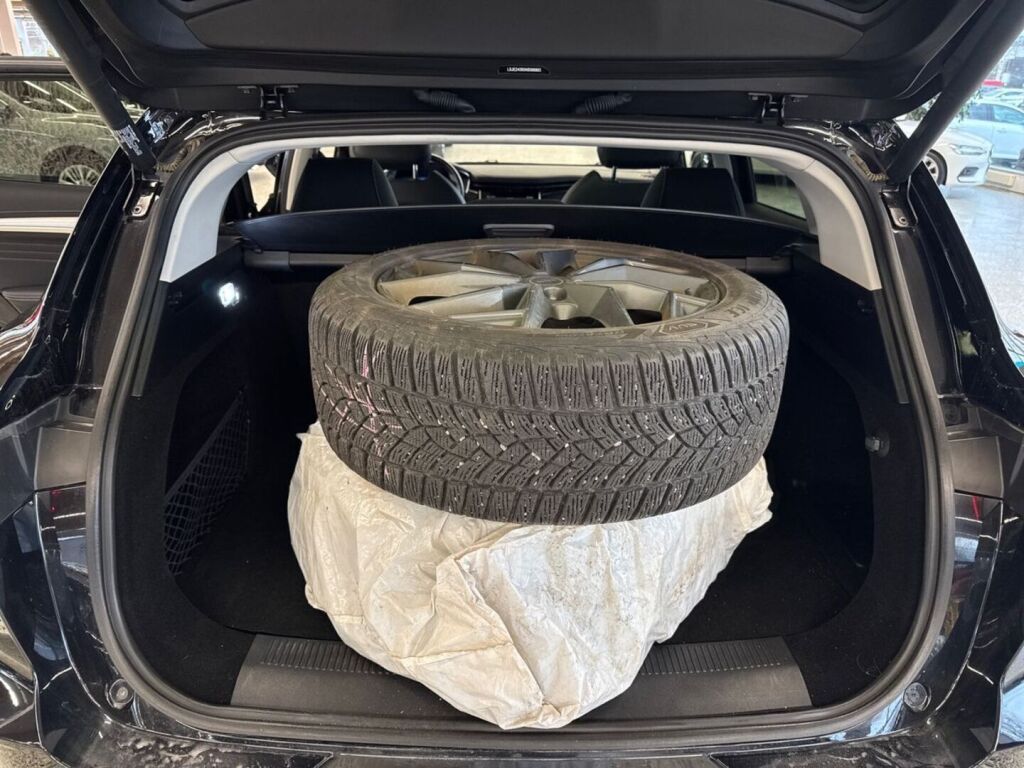 Mg Marvel R 2022 Musta