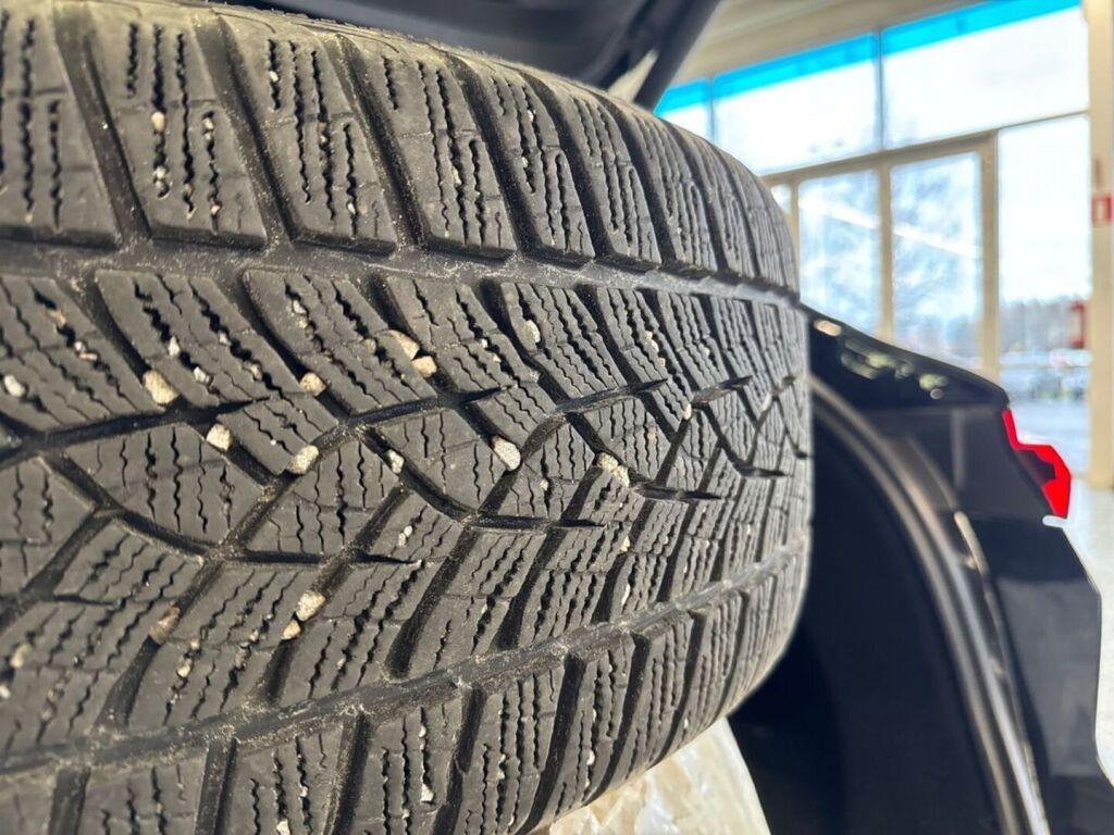 Mg Marvel R 2022 Musta