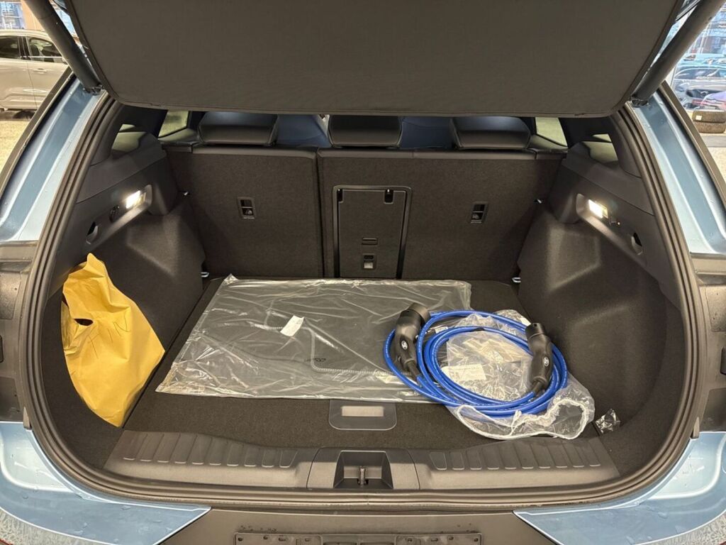 Ford Explorer 2025 Arctic Blue