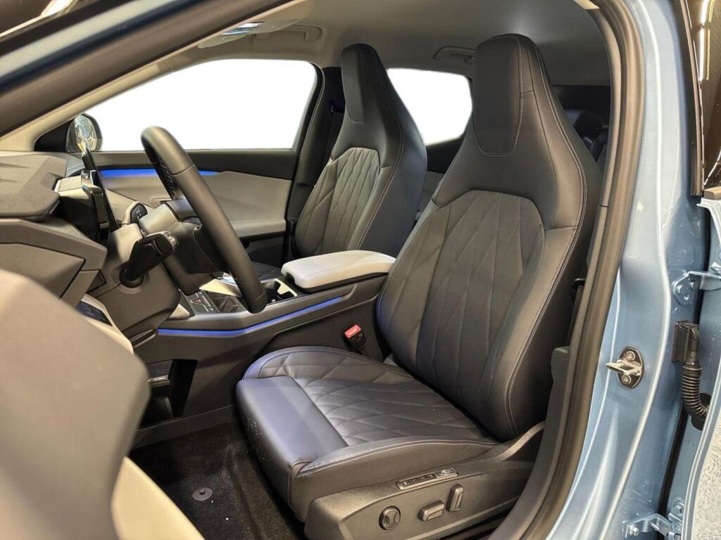 Ford Explorer 2025 Arctic Blue