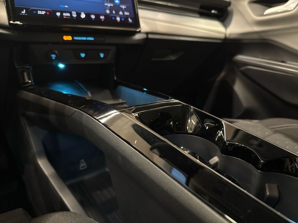 Ford Puma Gen-E 2025 Sininen