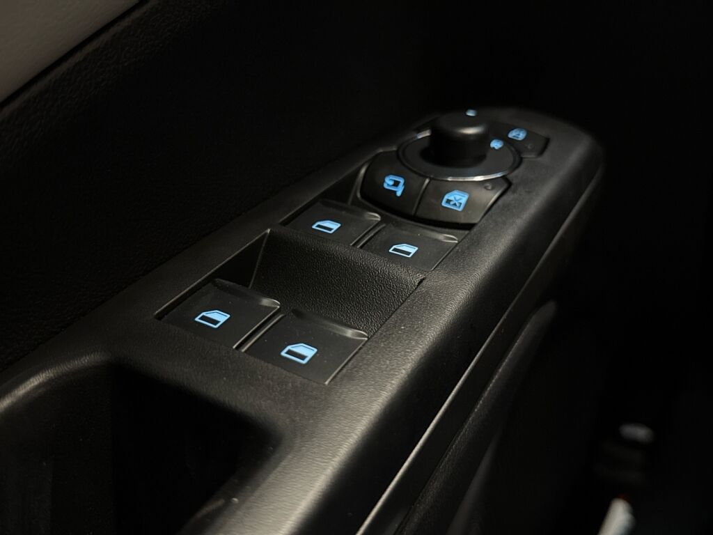 Ford Puma Gen-E 2025 Sininen