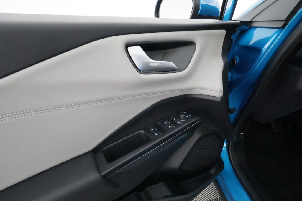 Ford Puma Gen-E 2025 Sininen