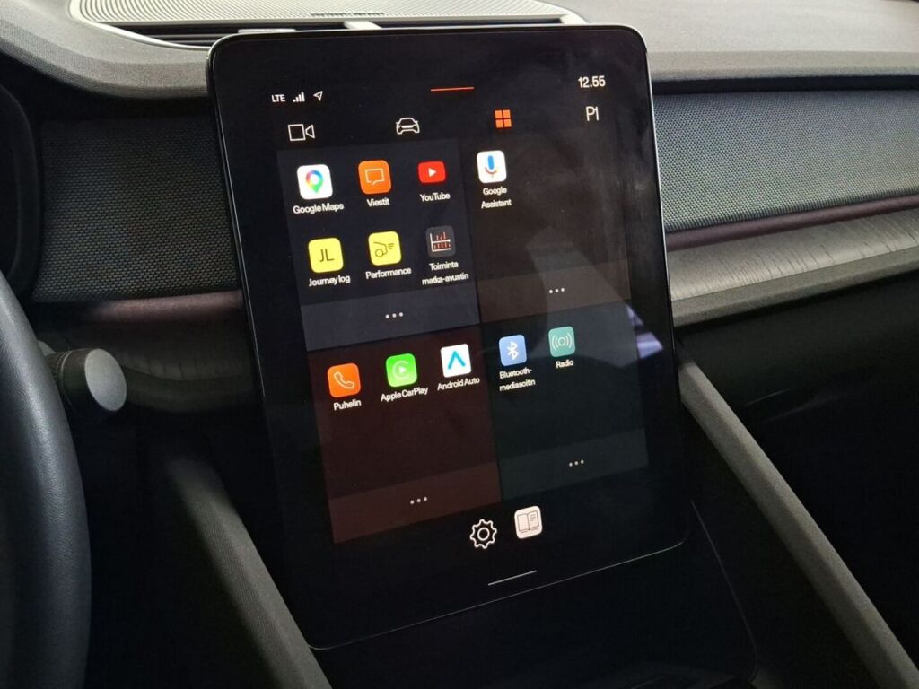 Polestar 2 2021 met.sininen