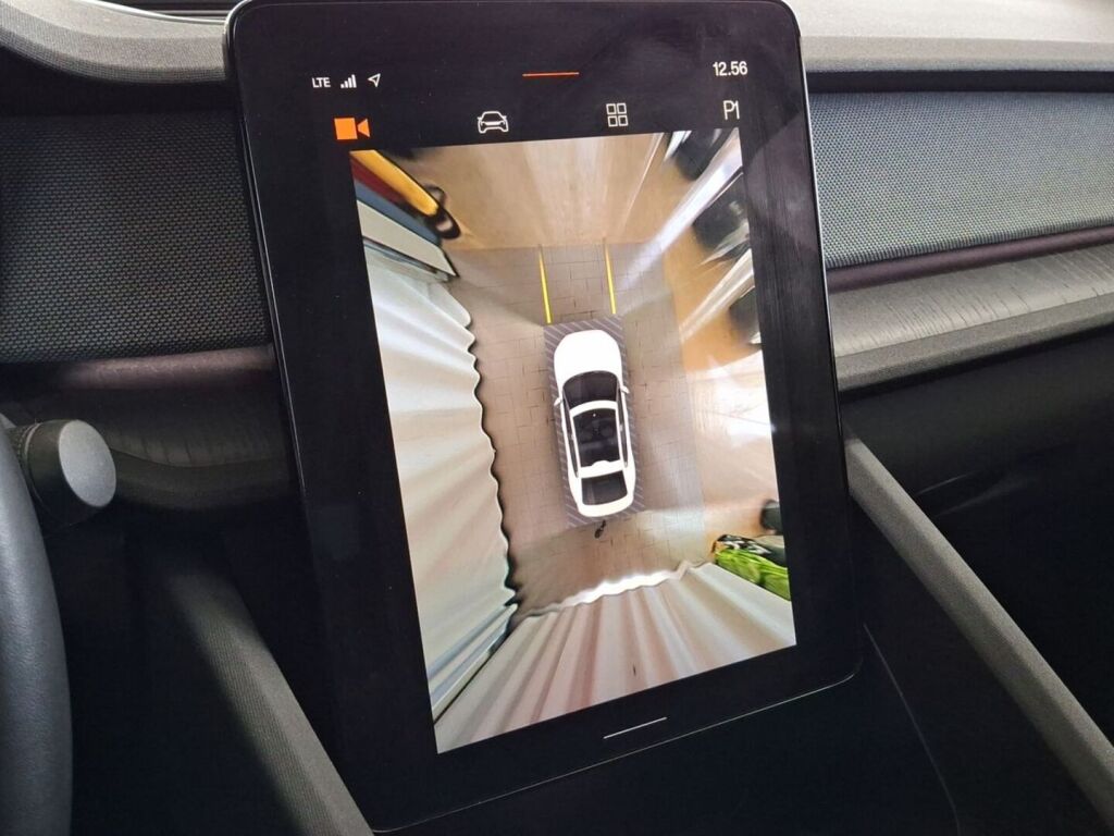 Polestar 2 2021 met.sininen
