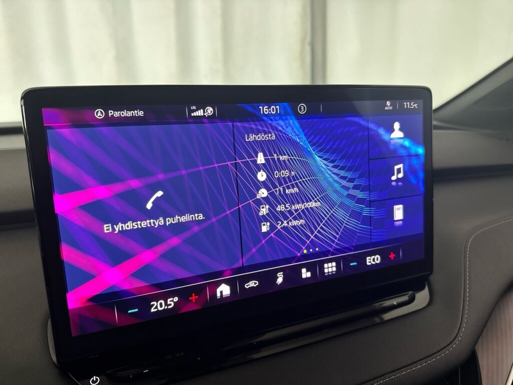 Skoda Enyaq 2022 Punainen