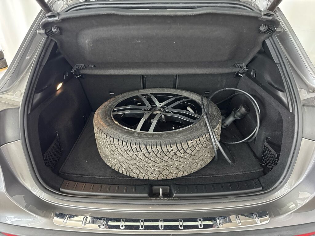 Mercedes-Benz EQA 2021 Harmaa