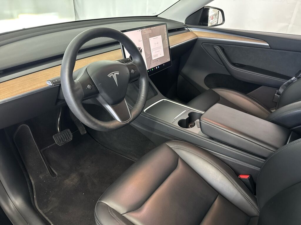 Tesla Model Y 2022 Musta