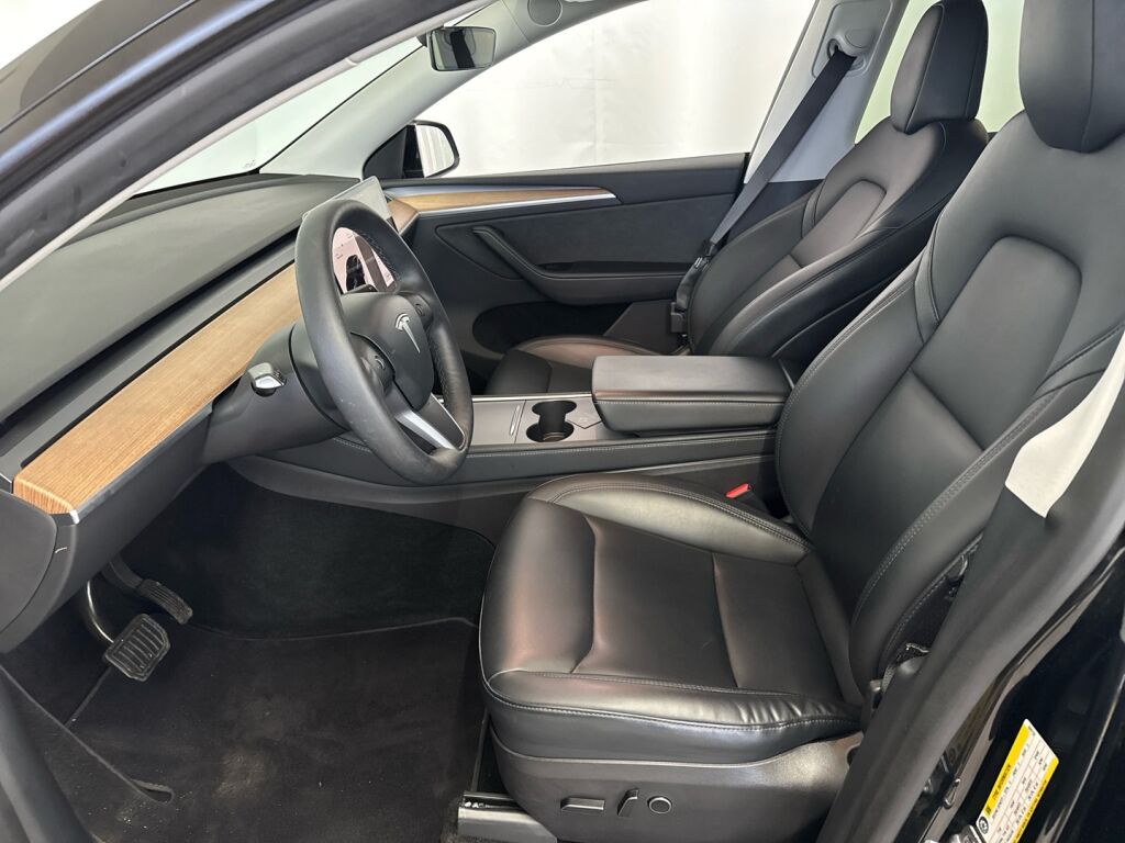 Tesla Model Y 2022 Musta