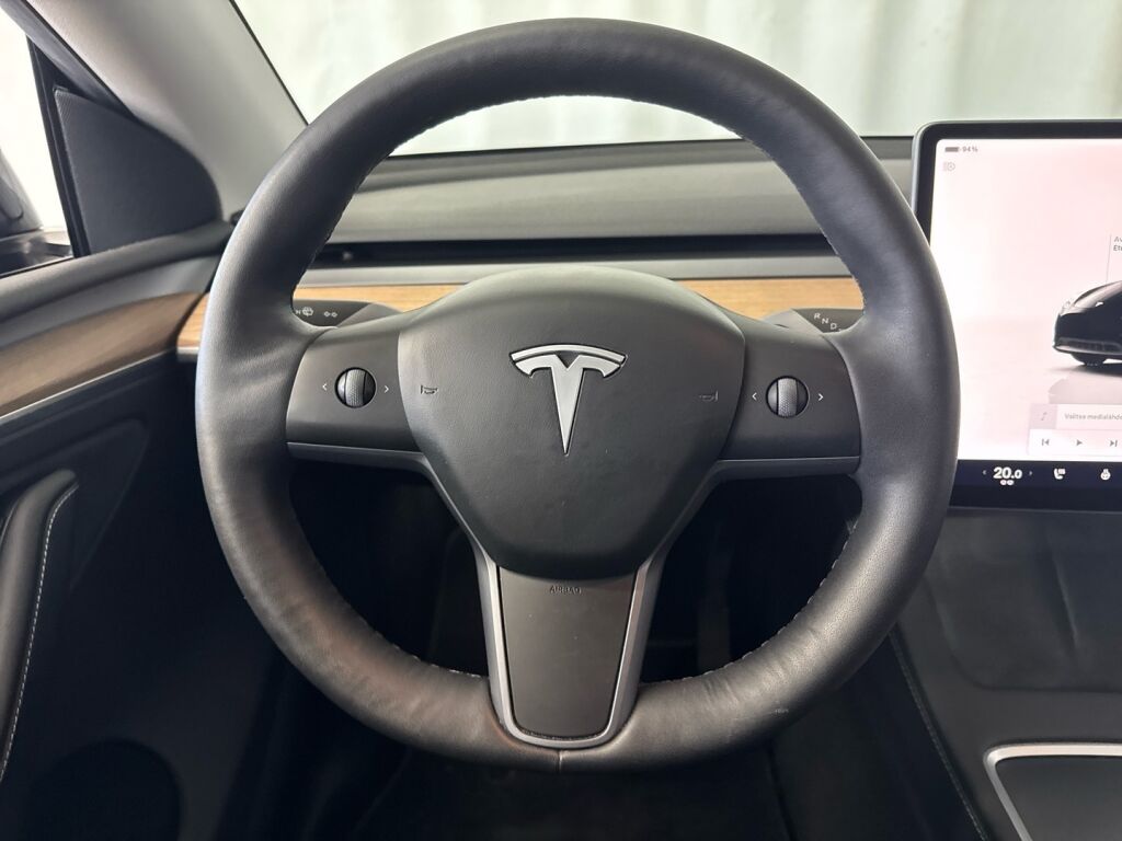 Tesla Model Y 2022 Musta