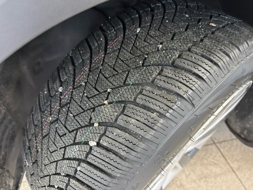 Tesla Model Y 2022 Musta