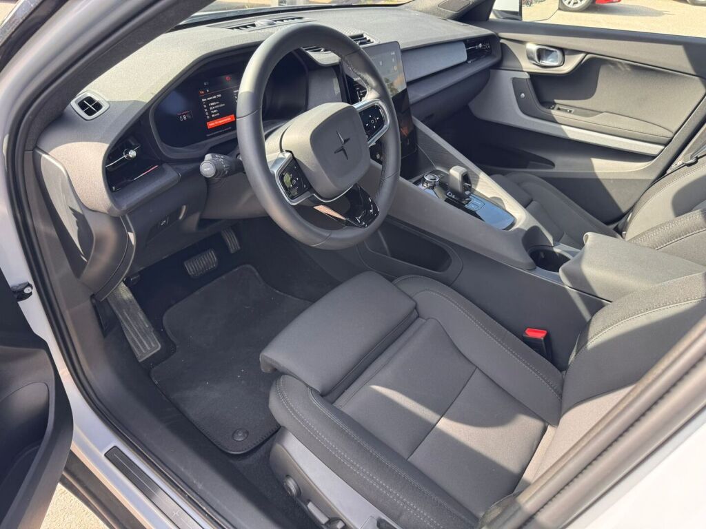 Polestar 2 2024 Harmaa