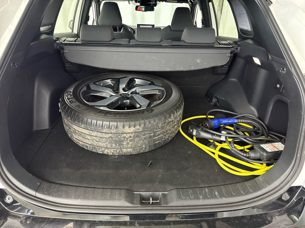 Toyota RAV4 Plug-in 2022 Valkoinen