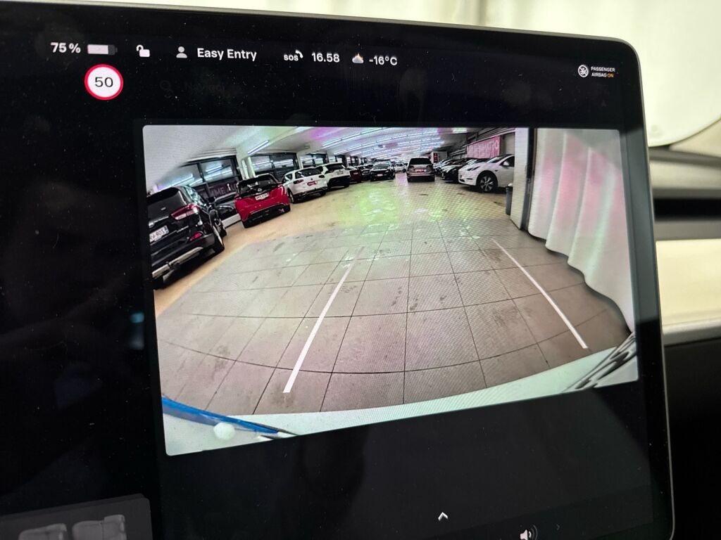 Tesla Model 3 2021 Valkoinen