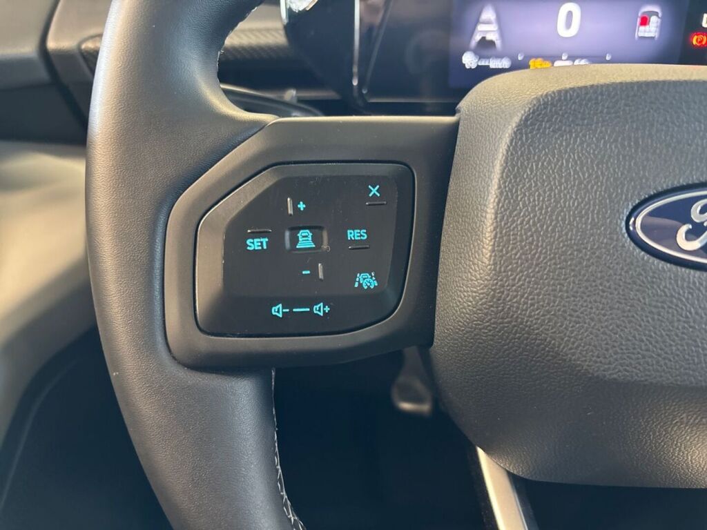 Ford Explorer 2025 Harmaa