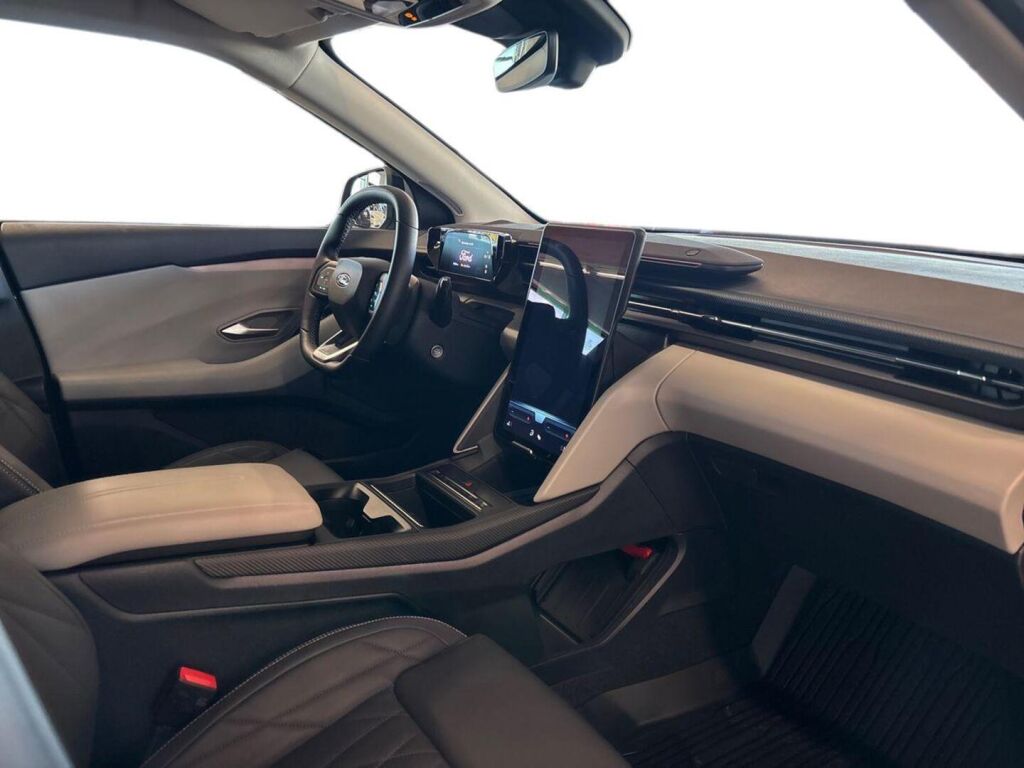 Ford Explorer 2025 Harmaa