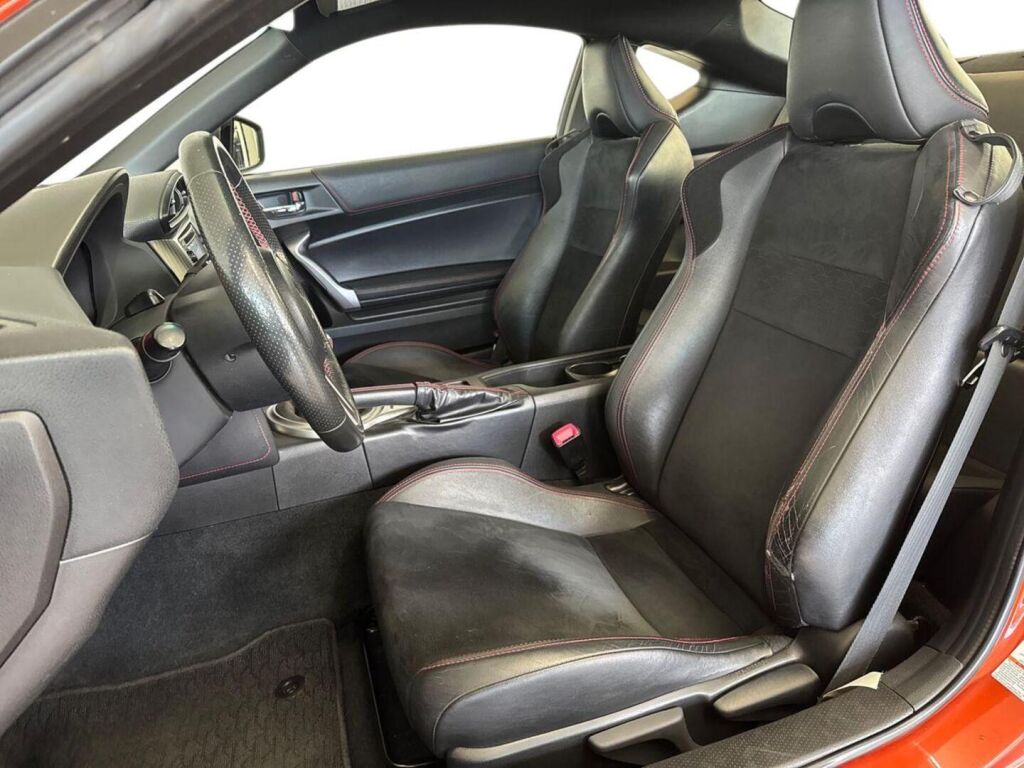 Toyota GT86 2012 Oranssi